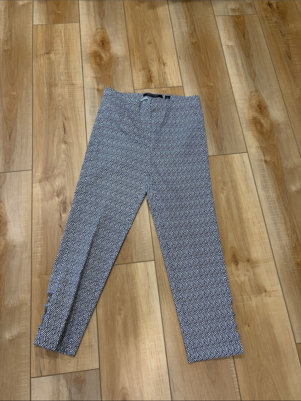 Insight Black and White Geometric Dress Pants size 4